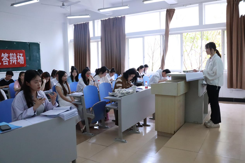 4.22国际汉语教育学院2025界本科毕业论文(设计)答辩工作顺利完成 (2).png