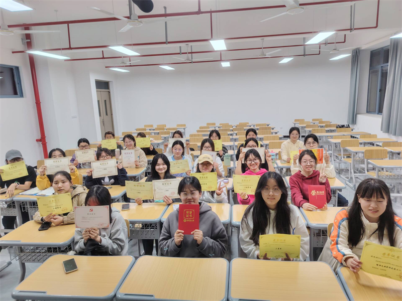 xiQr_1766325930851087661.jpg