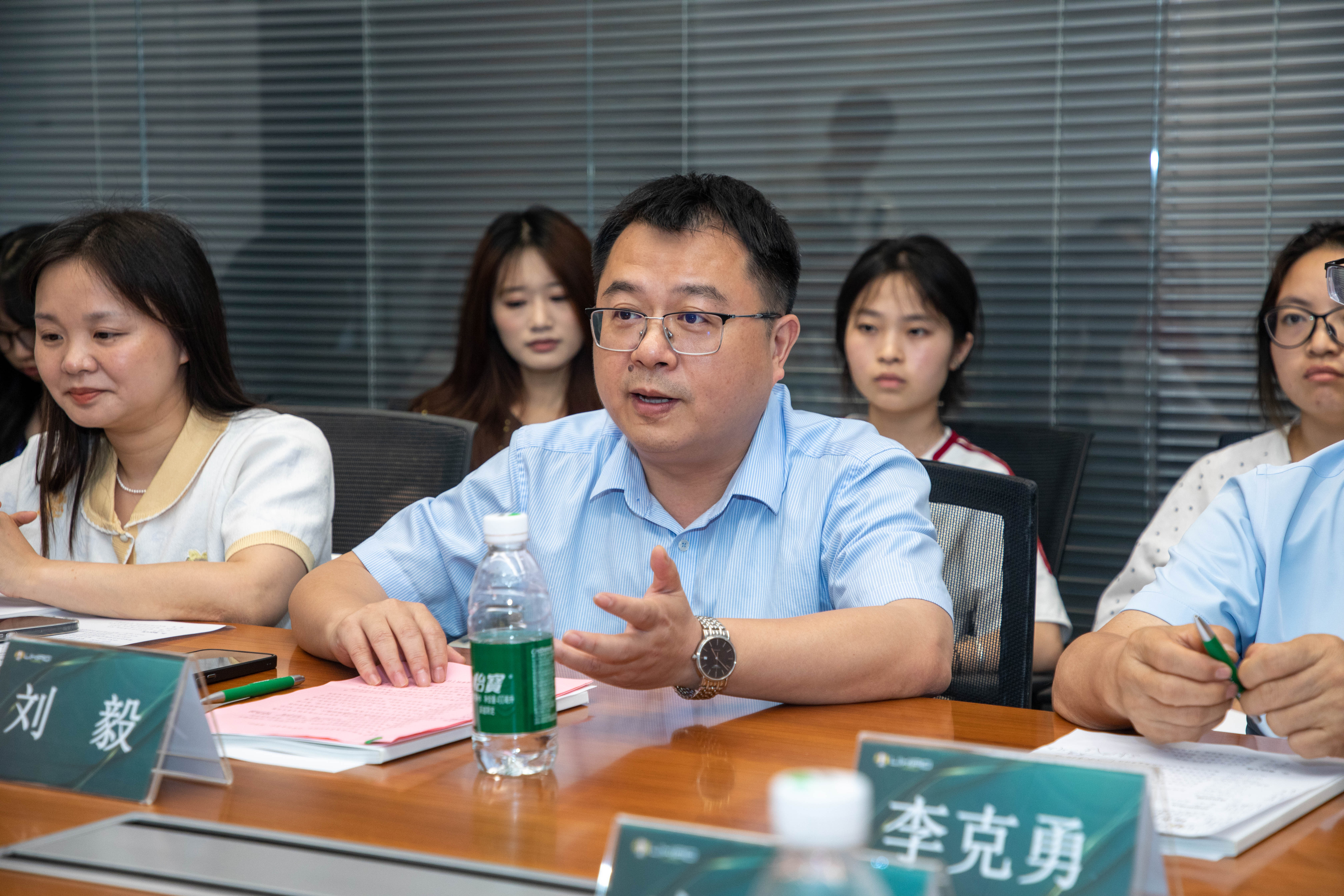 CjLF_1780044147420028305.jpg 刘校.jpg