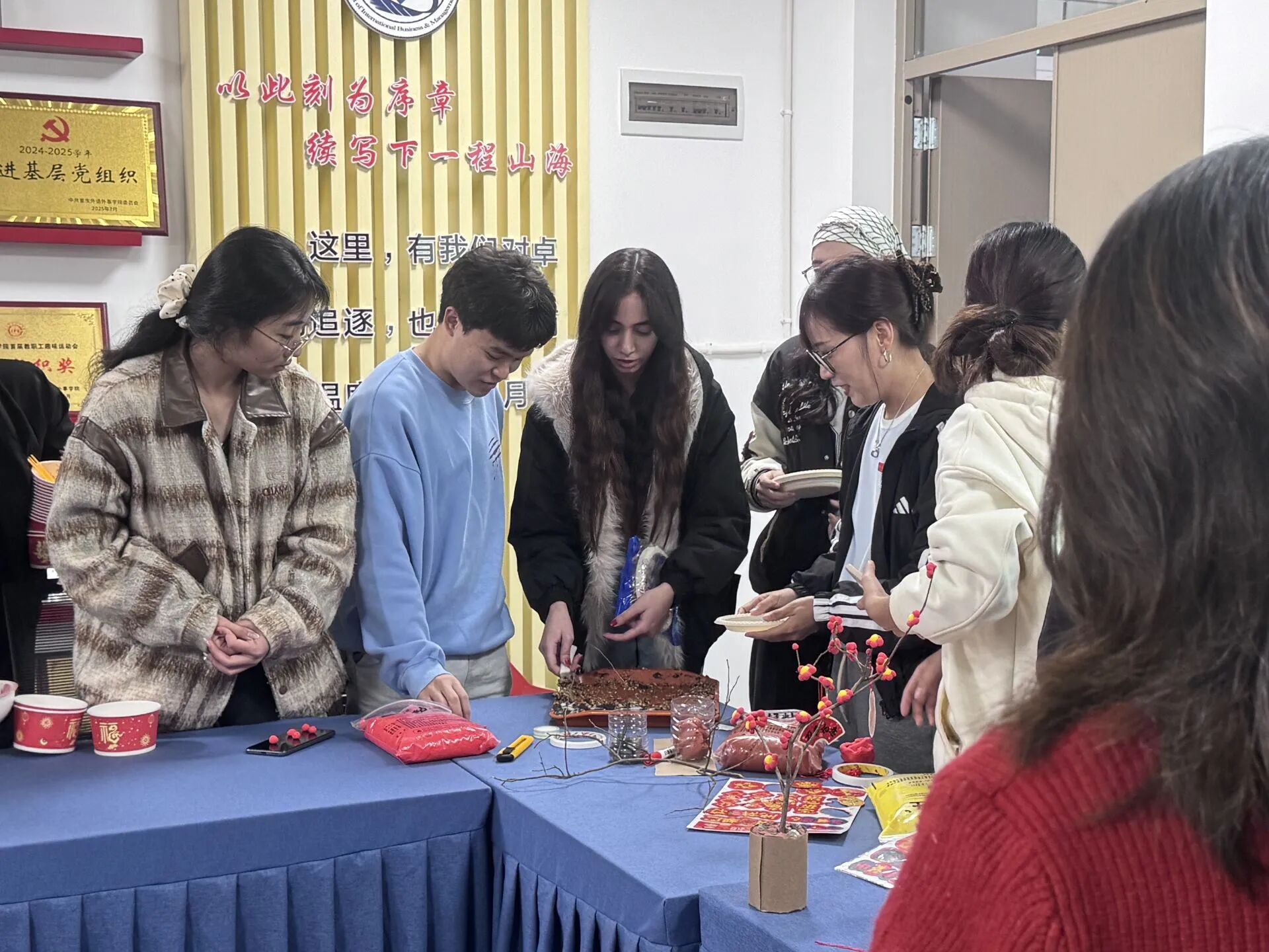 rJyl_1763552895796055398.jpg