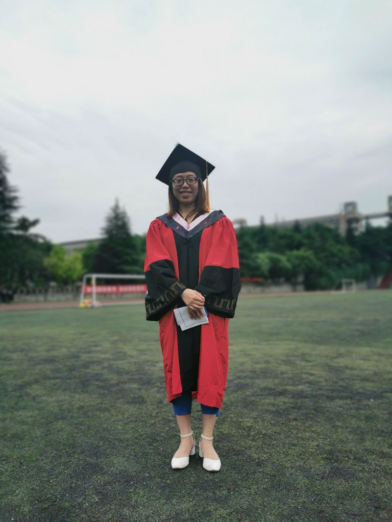 1631671233498996.jpg 英语学院张照_副本.jpg