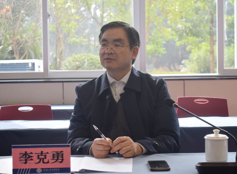 1637812822332205.jpg 李校长.jpg