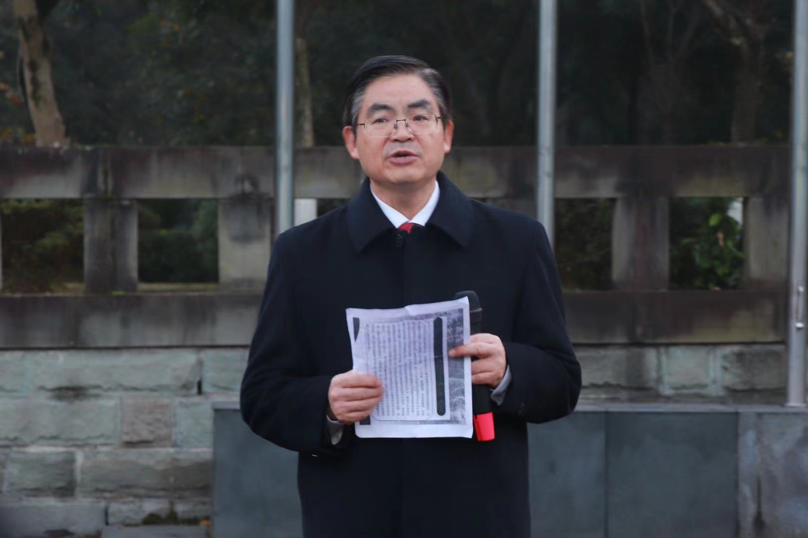 1639452583455706.jpg 李校长.jpg