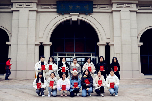 WFC8G~`ZYW92YIV7_(@86RD_副本.jpg