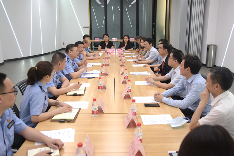 1652344176289948.jpg 2_副本会议室交流.jpg