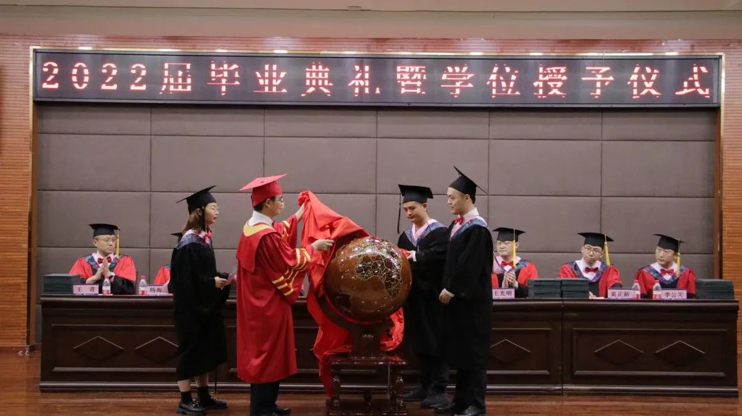 1655799537128609.jpg 毕业生代表.jpg