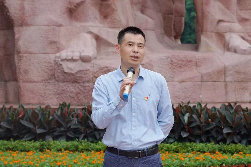 1655954196251994.jpg 岳书记.jpg